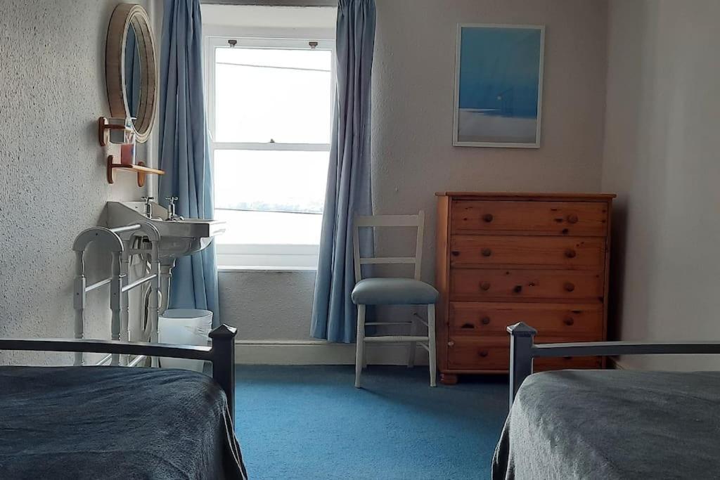 ニューキー Arvonia Sleeps 7, Sea Views, Dog Friendlyヴィラ エクステリア 写真