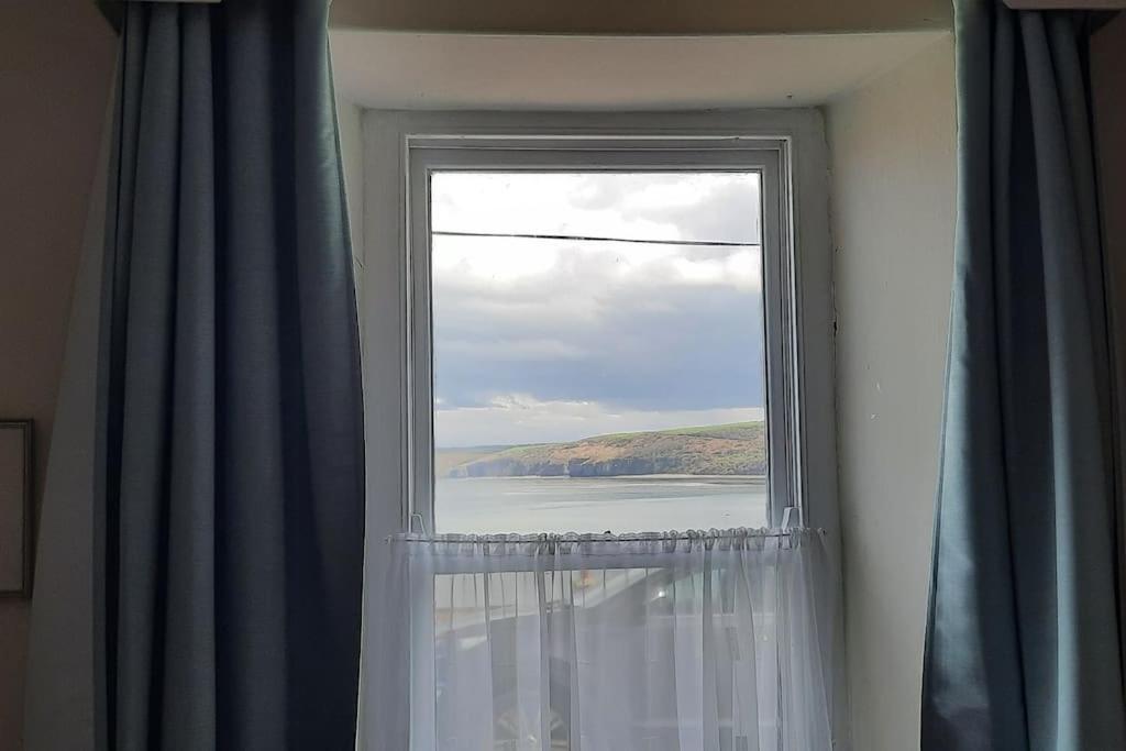 ニューキー Arvonia Sleeps 7, Sea Views, Dog Friendlyヴィラ エクステリア 写真
