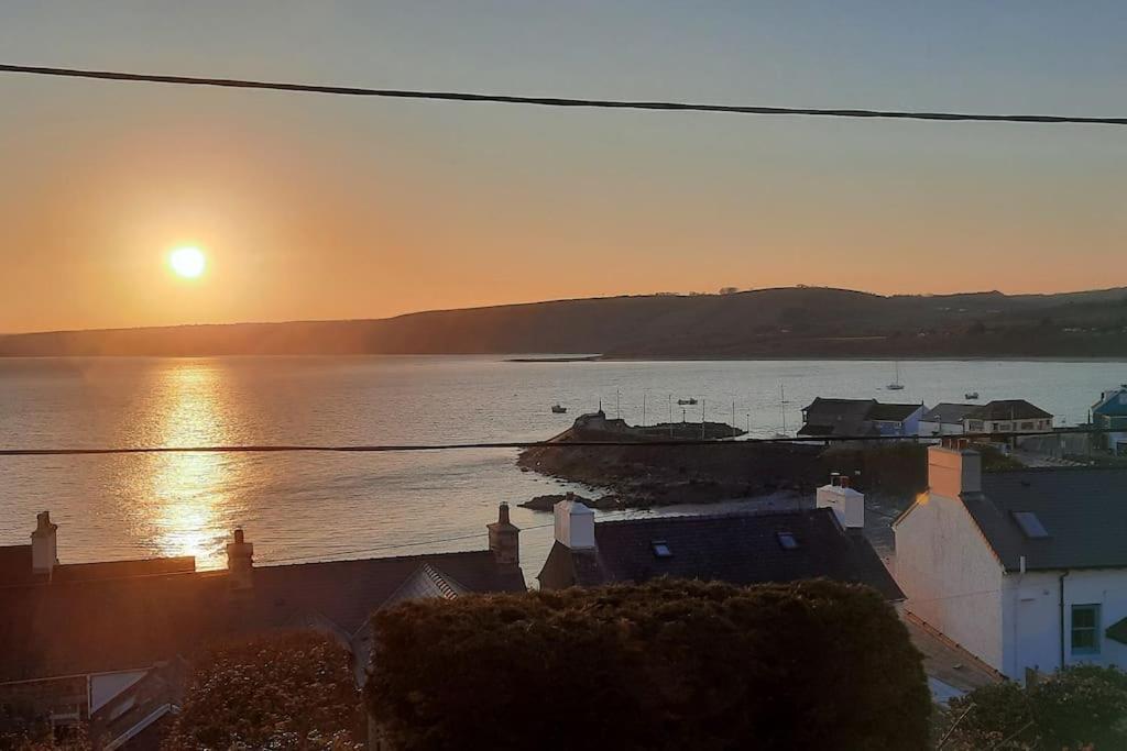 ニューキー Arvonia Sleeps 7, Sea Views, Dog Friendlyヴィラ エクステリア 写真