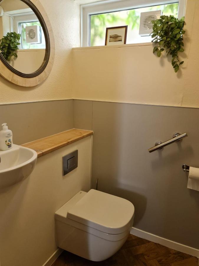 ニューキー Arvonia Sleeps 7, Sea Views, Dog Friendlyヴィラ エクステリア 写真